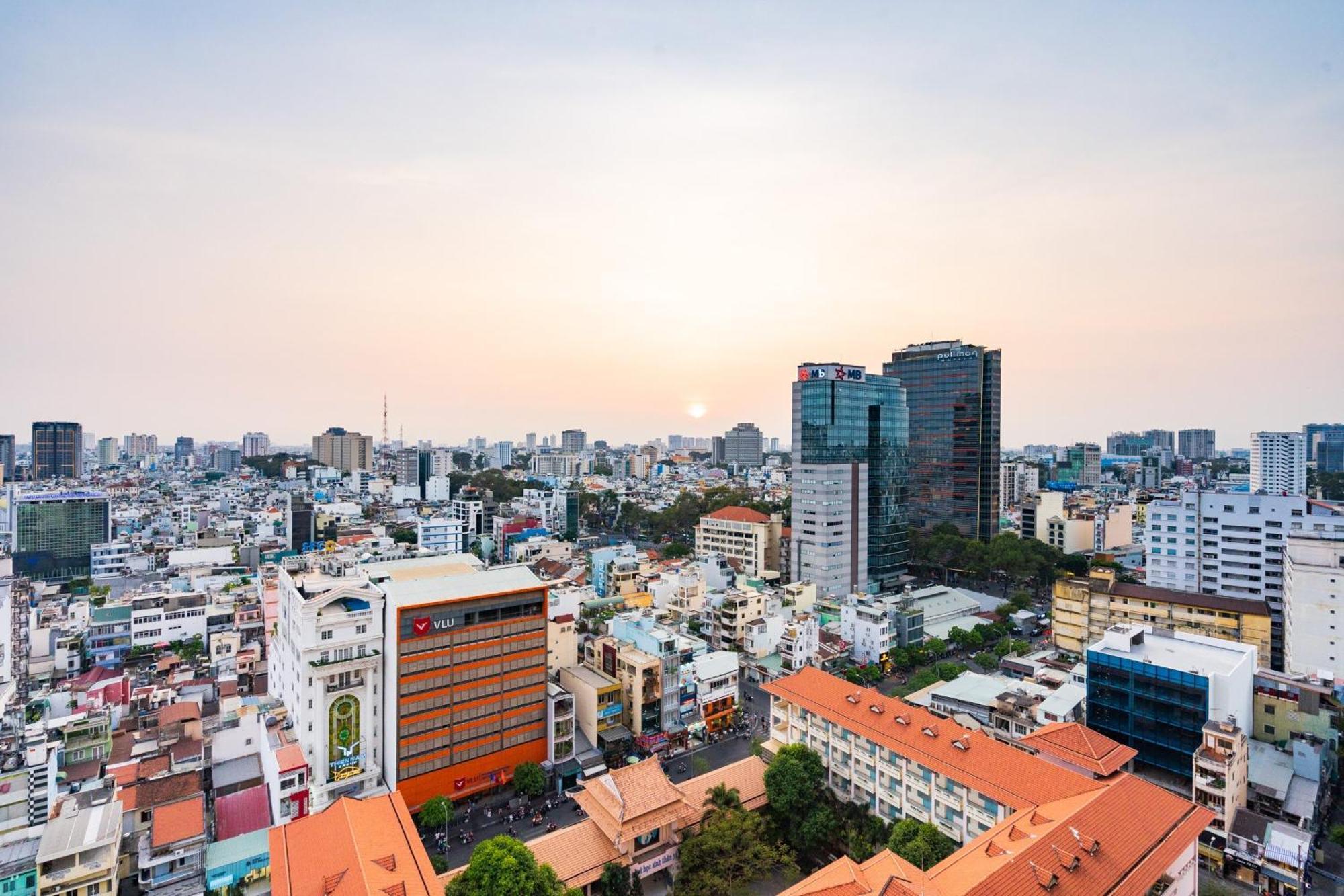 Otis Soho Saigon Balcony Apartment Хошимин Екстериор снимка