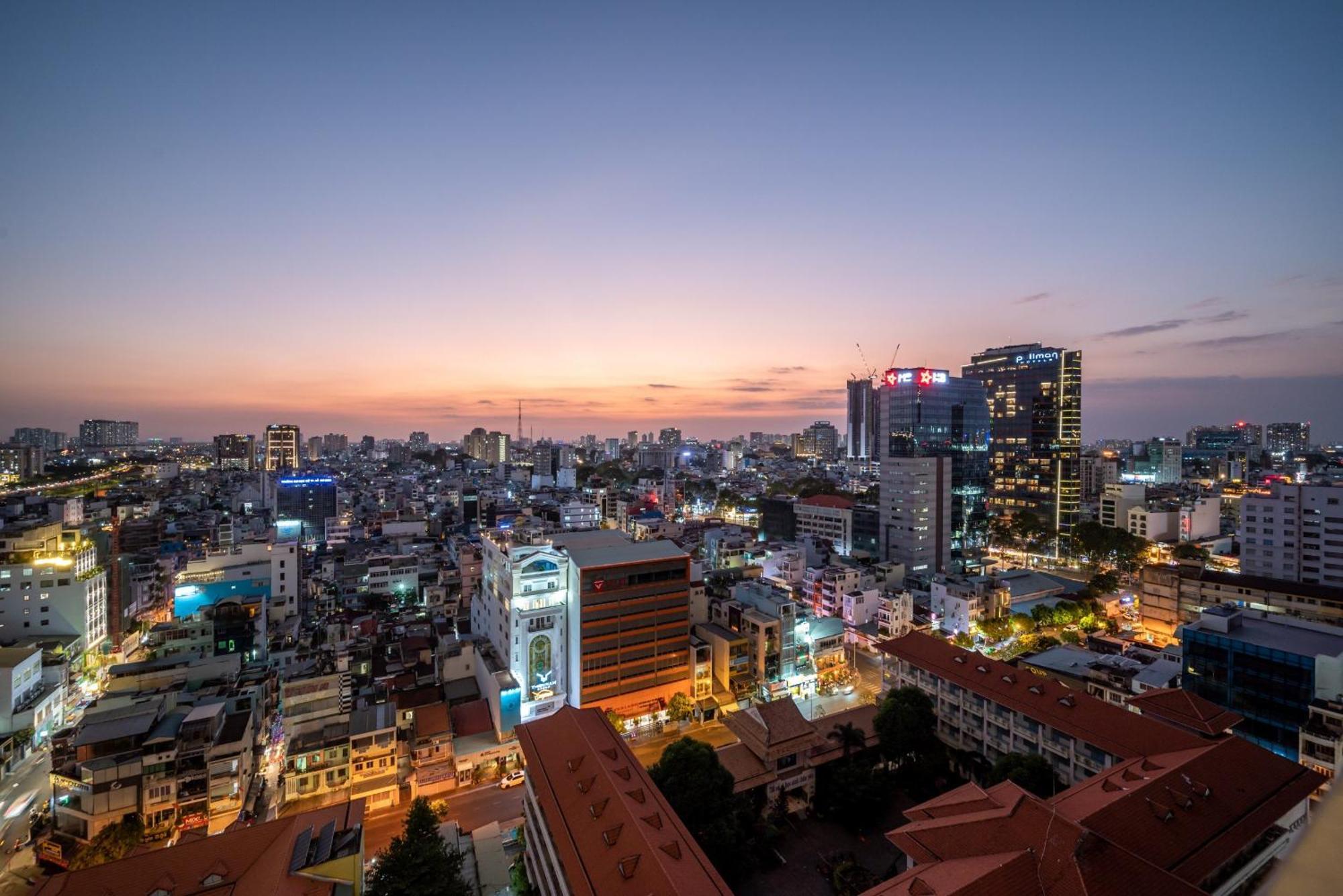 Otis Soho Saigon Balcony Apartment Хошимин Екстериор снимка